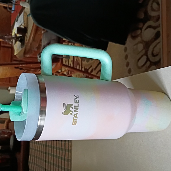 Stanley Teal and White Travel Mug 40 Oz - Picture 4 of 4